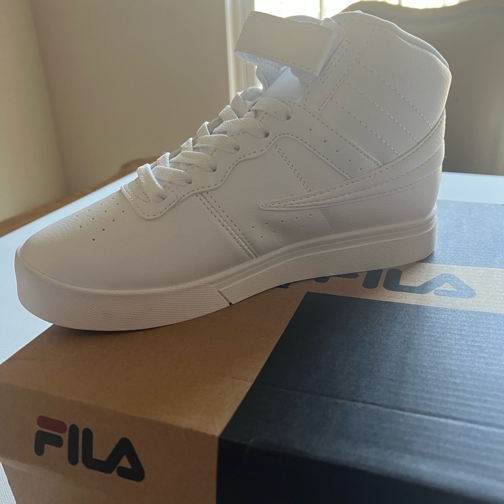New in Box WOMEN'S FILA VULC 13 MID-TOP SNEAKERS Size 7 - Picture 3 of 7